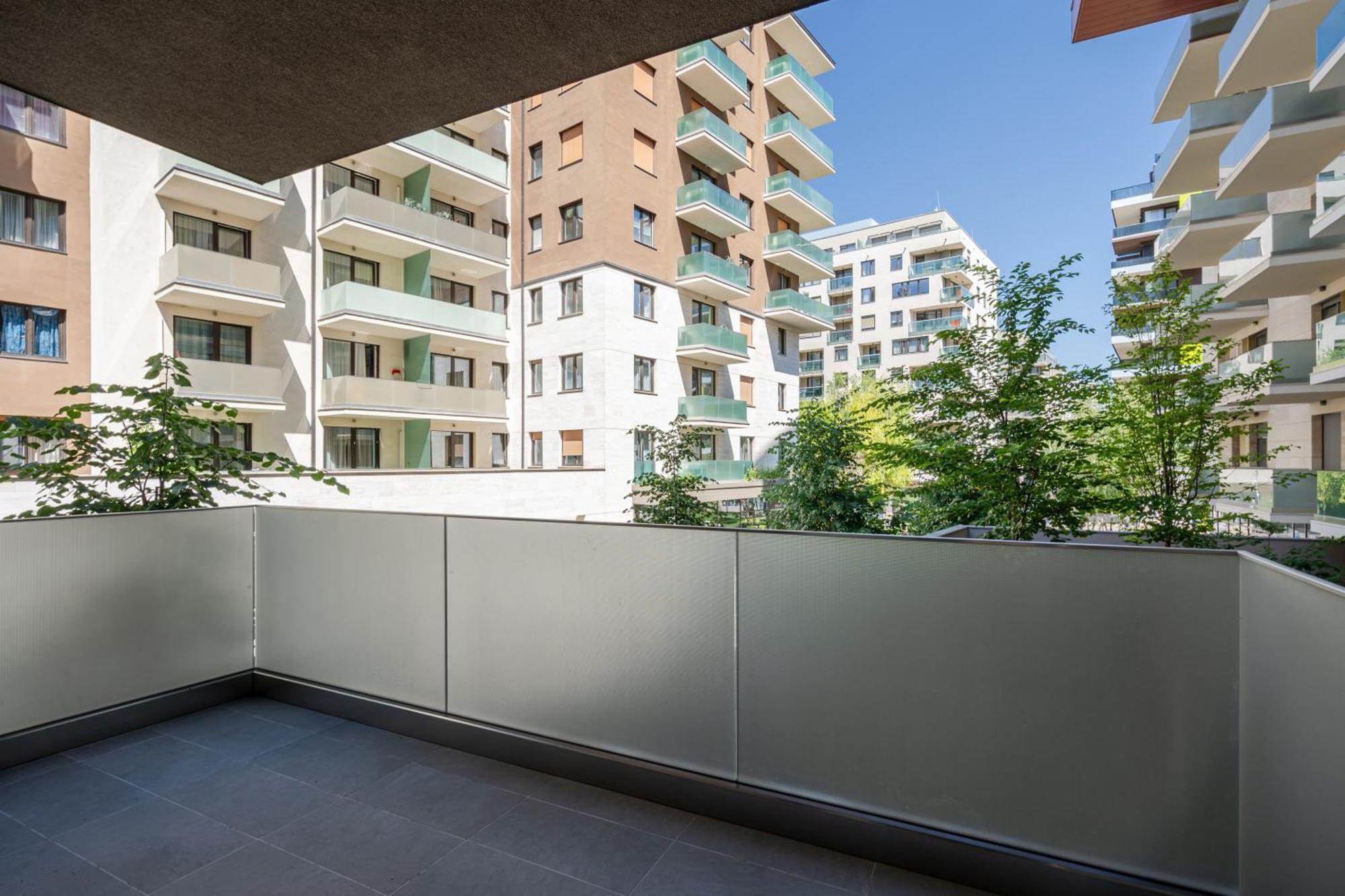 Corviana With Balcony Апартаменти